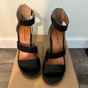 Lucky Brand Black sandals 7.5